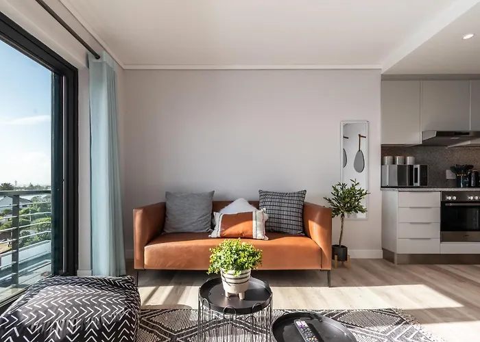 Burmeister 407 -Spacious 1 Bedroom Apartment Across From Ocean