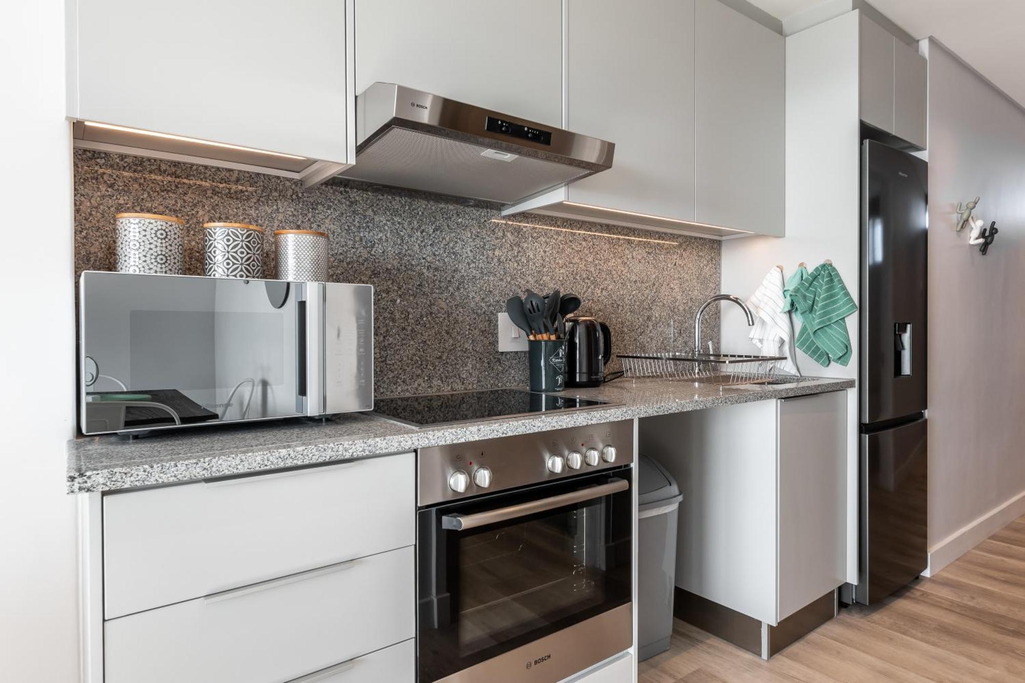 Burmeister 407 -spacious 1 Bedroom Across From Ocean Apartment *