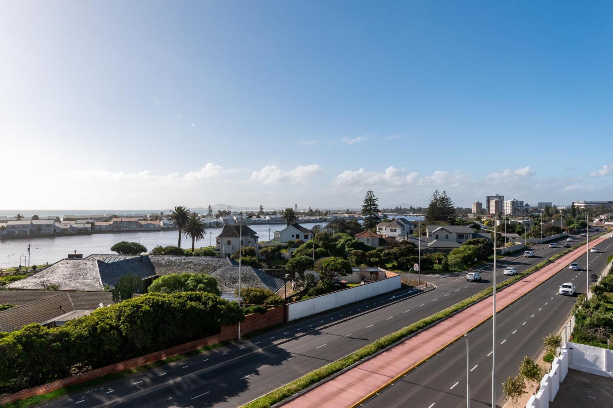 Apartment Burmeister 407 -spacious 1 Bedroom Across From Ocean *